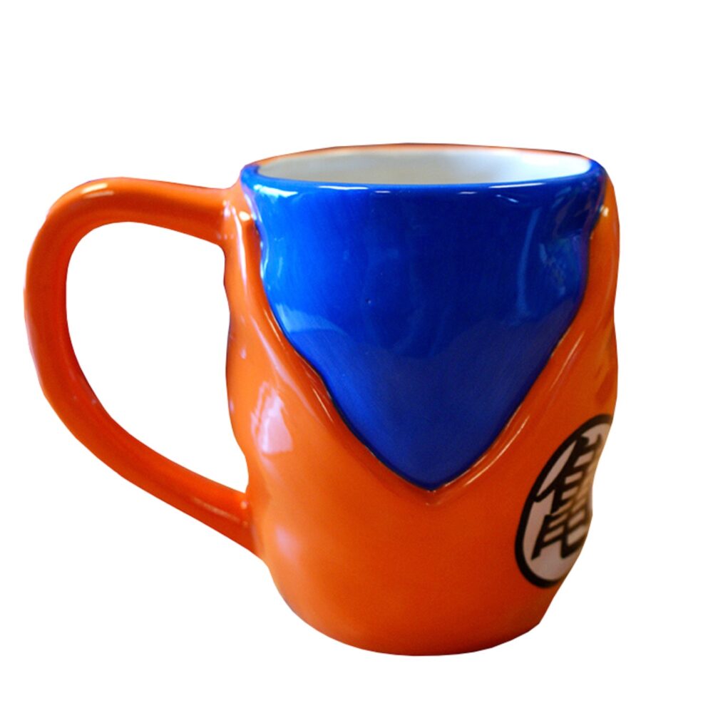 You will find Gokus outfits colors as well as the Kame symbol of the disciples of Master Roshi on this Dragon Ball Z 3D mug by ABYstyle!