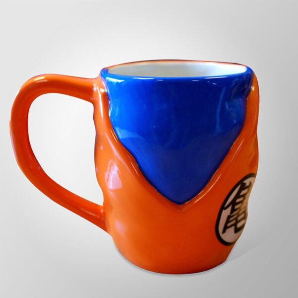 You will find Gokus outfits colors as well as the Kame symbol of the disciples of Master Roshi on this Dragon Ball Z 3D ABYstyle mug !