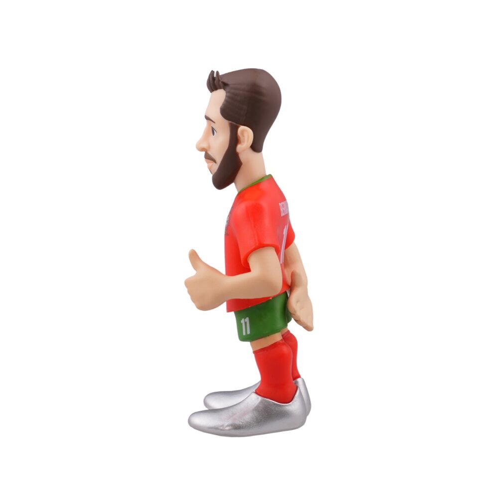 Side view of the Bernardo Silva Minix Figurine, emphasizing the lifelike proportions and striking dynamic action.