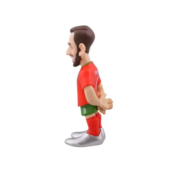 Side view of the Bruno Fernandes Minix Figurine, emphasizing the lifelike proportions and striking dynamic action.